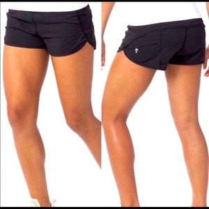Ivivva Lululemon Girls Black Speed Shorts Size 12
